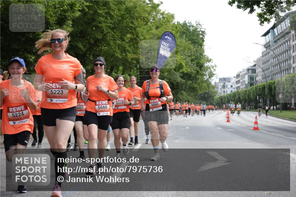15.06.2025 - REWE Women's Run Jannik Wohlers http://msf.ph/oto/7975736 15.06.2025 10:10:23 Laufen 5224, 5223, 5401, 5668, 5028, 60, 5690, 0, 00 meine-sportfotos.de