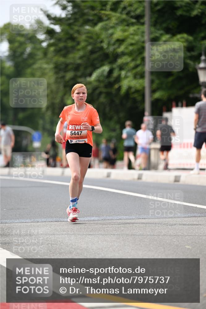 15.06.2025 - REWE Women's Run Dr. Thomas Lammeyer http://msf.ph/oto/7975737 15.06.2025 10:40:59 Laufen 5447 meine-sportfotos.de