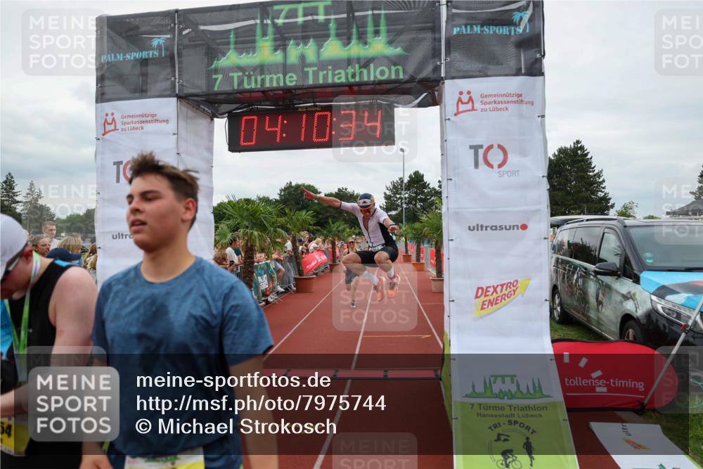 15.06.2025 - 7 Türme Triathlon Michael Strokosch http://msf.ph/oto/7975744 15.06.2025 14:10:34 Ziel 661, 990, 1154, 1184 meine-sportfotos.de