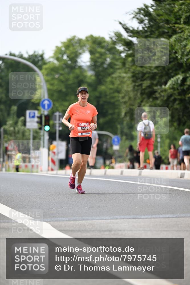 15.06.2025 - REWE Women's Run Dr. Thomas Lammeyer http://msf.ph/oto/7975745 15.06.2025 10:41:00 Laufen 5316 meine-sportfotos.de