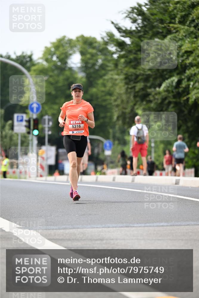 15.06.2025 - REWE Women's Run Dr. Thomas Lammeyer http://msf.ph/oto/7975749 15.06.2025 10:41:00 Laufen 5316 meine-sportfotos.de