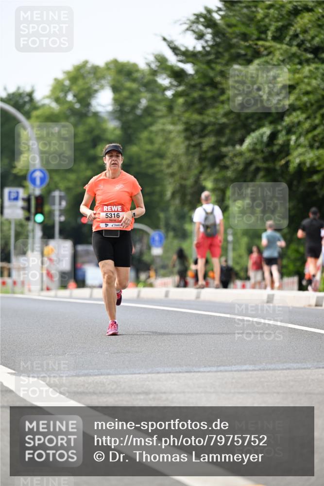 15.06.2025 - REWE Women's Run Dr. Thomas Lammeyer http://msf.ph/oto/7975752 15.06.2025 10:41:00 Laufen 5316 meine-sportfotos.de