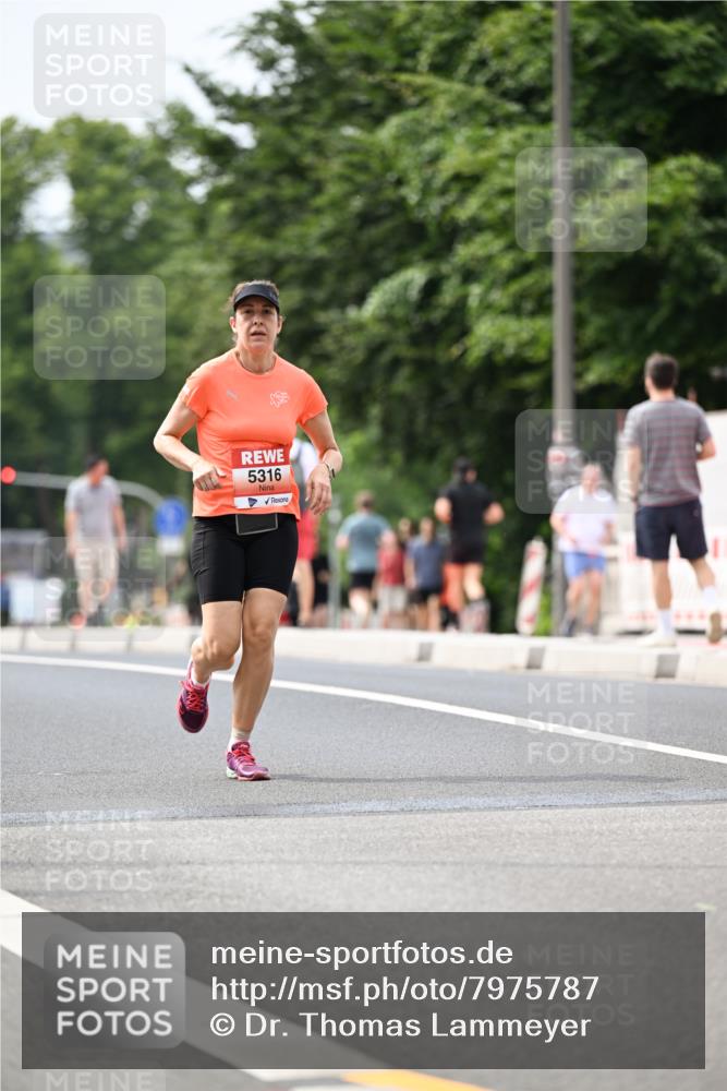 15.06.2025 - REWE Women's Run Dr. Thomas Lammeyer http://msf.ph/oto/7975787 15.06.2025 10:41:01 Laufen 5316 meine-sportfotos.de