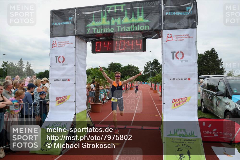 15.06.2025 - 7 Türme Triathlon Michael Strokosch http://msf.ph/oto/7975802 15.06.2025 14:10:44 Ziel 195, 826, 1157 meine-sportfotos.de