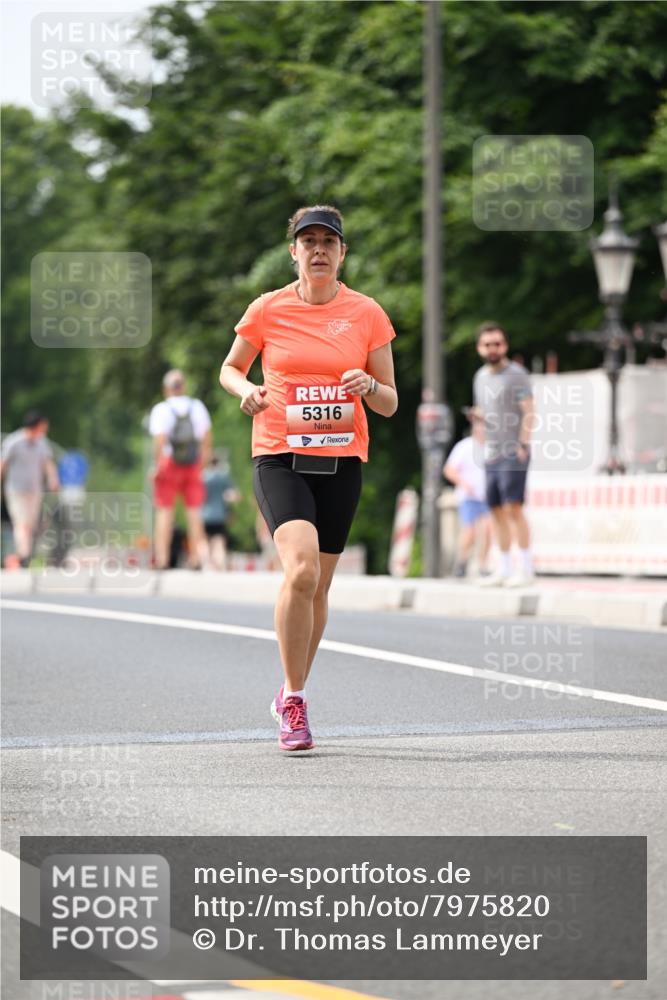 15.06.2025 - REWE Women's Run Dr. Thomas Lammeyer http://msf.ph/oto/7975820 15.06.2025 10:41:02 Laufen 5316 meine-sportfotos.de