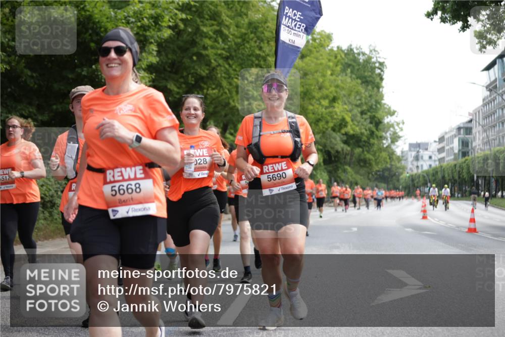 15.06.2025 - REWE Women's Run Jannik Wohlers http://msf.ph/oto/7975821 15.06.2025 10:10:24 Laufen 5517, 5668, 028, 07, 00, 5690 meine-sportfotos.de