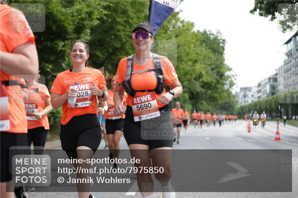 15.06.2025 - REWE Women's Run Jannik Wohlers http://msf.ph/oto/7975850 15.06.2025 10:10:25 Laufen 5374, 028, 5690 meine-sportfotos.de
