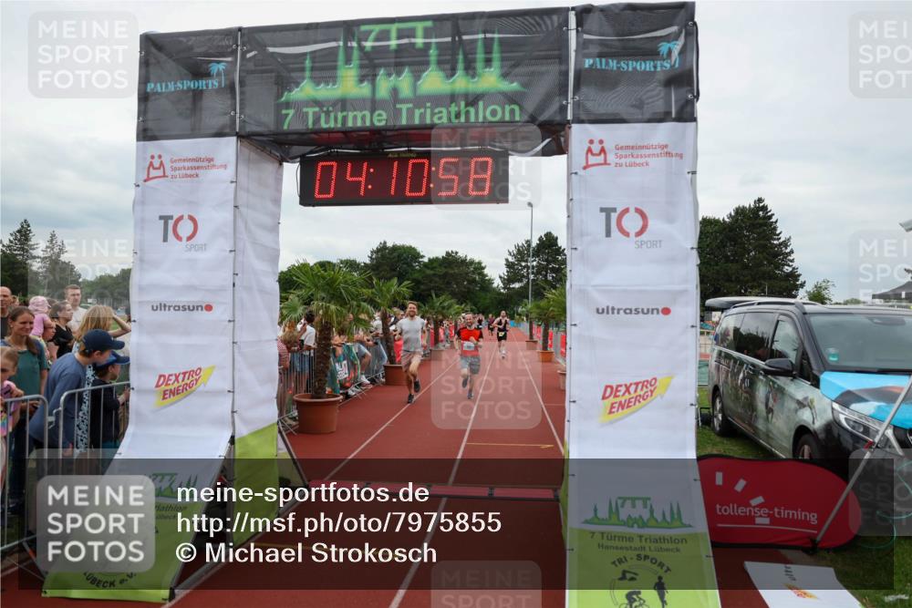 15.06.2025 - 7 Türme Triathlon Michael Strokosch http://msf.ph/oto/7975855 15.06.2025 14:10:57 Ziel 640 meine-sportfotos.de