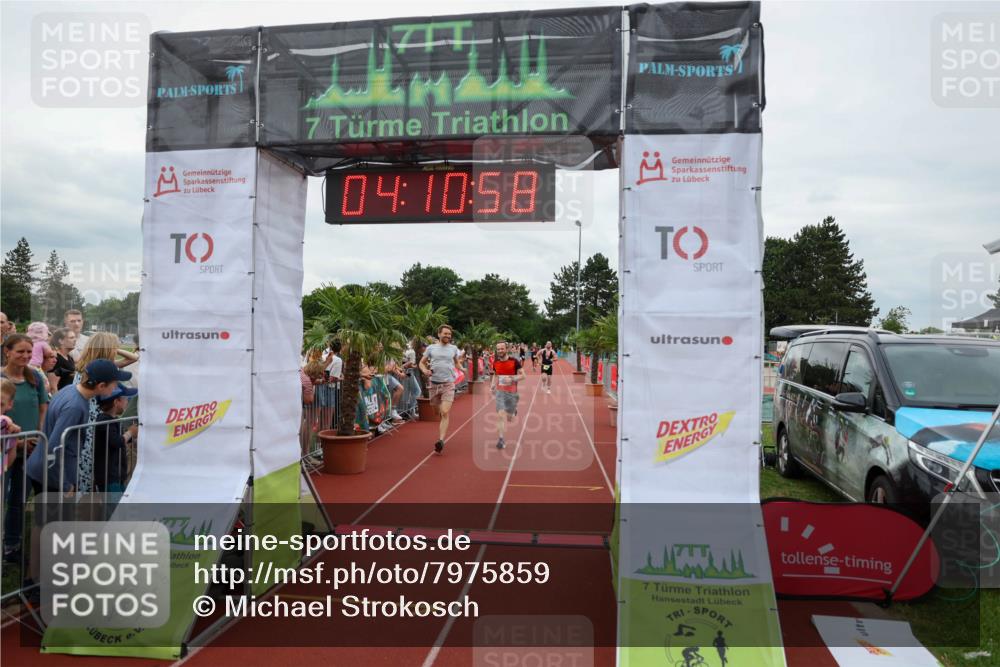 15.06.2025 - 7 Türme Triathlon Michael Strokosch http://msf.ph/oto/7975859 15.06.2025 14:10:57 Ziel 640 meine-sportfotos.de