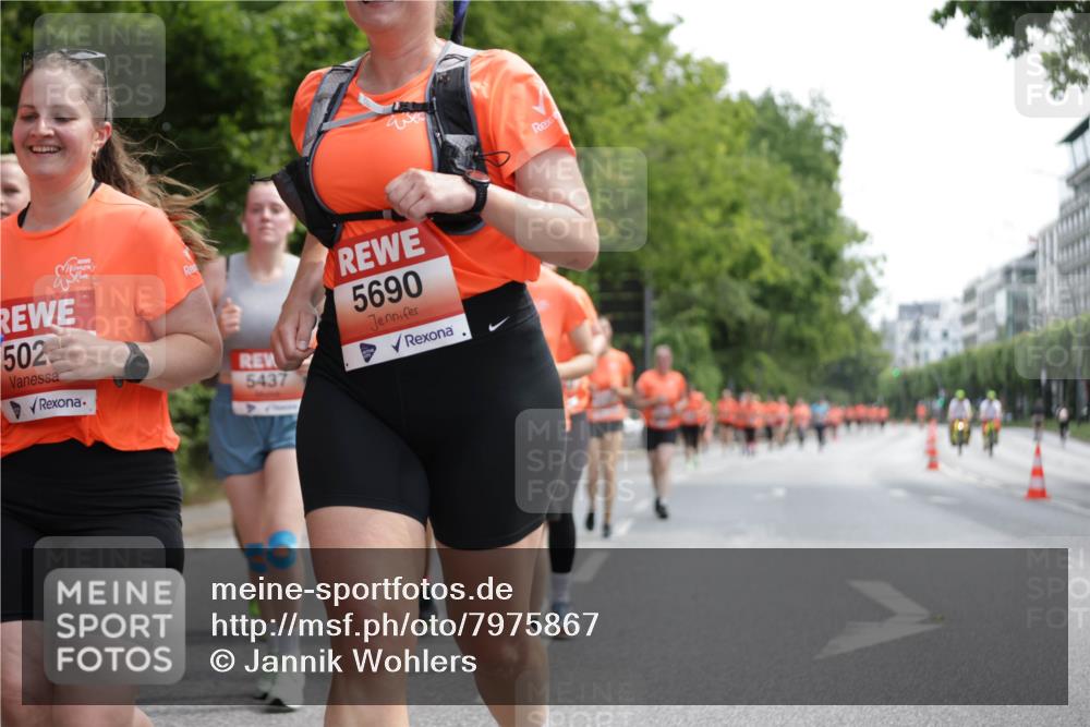 15.06.2025 - REWE Women's Run Jannik Wohlers http://msf.ph/oto/7975867 15.06.2025 10:10:26 Laufen 502, 5437, 5690 meine-sportfotos.de