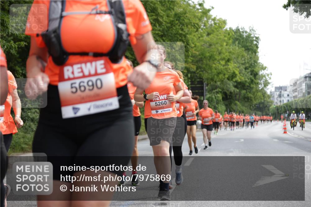15.06.2025 - REWE Women's Run Jannik Wohlers http://msf.ph/oto/7975869 15.06.2025 10:10:26 Laufen 5690, 5260 meine-sportfotos.de