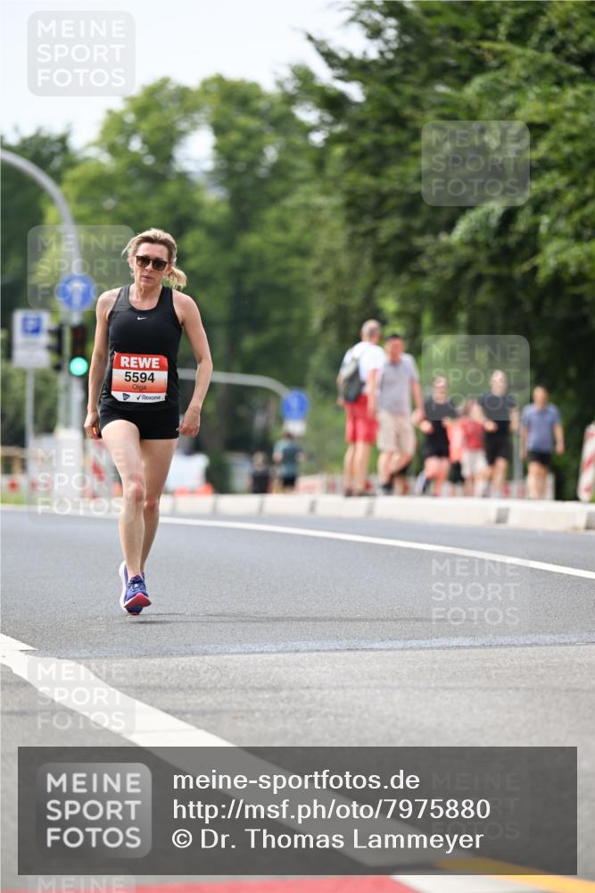 15.06.2025 - REWE Women's Run Dr. Thomas Lammeyer http://msf.ph/oto/7975880 15.06.2025 10:41:08 Laufen 5594 meine-sportfotos.de