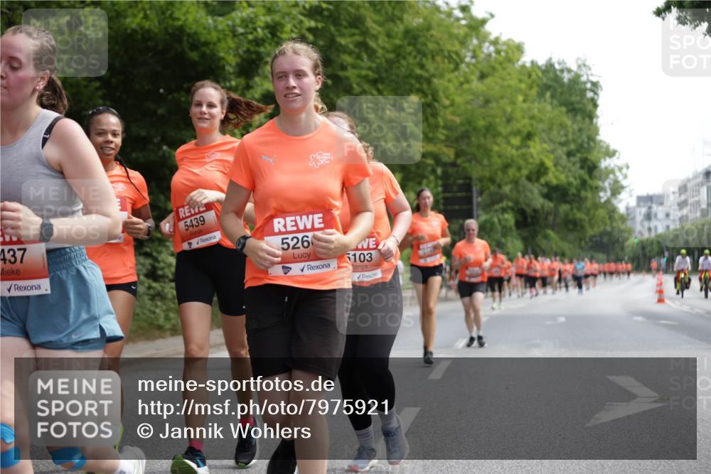 15.06.2025 - REWE Women's Run Jannik Wohlers http://msf.ph/oto/7975921 15.06.2025 10:10:27 Laufen 437, 5439, 526, 103 meine-sportfotos.de