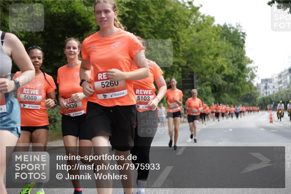 15.06.2025 - REWE Women's Run Jannik Wohlers http://msf.ph/oto/7975933 15.06.2025 10:10:27 Laufen 5089, 439, 5260, 5103 meine-sportfotos.de