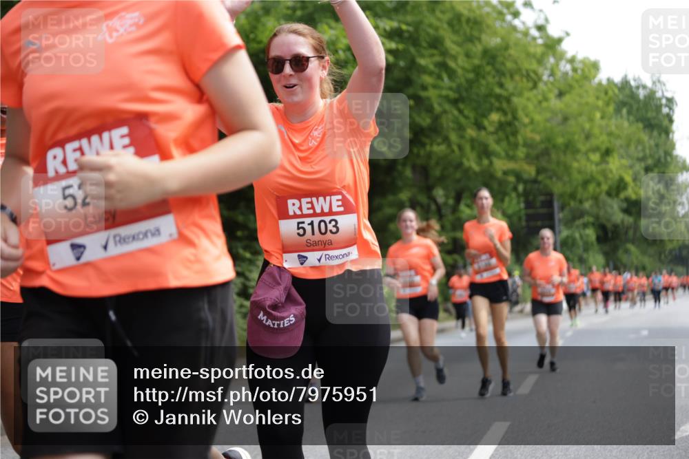 15.06.2025 - REWE Women's Run Jannik Wohlers http://msf.ph/oto/7975951 15.06.2025 10:10:28 Laufen 52, 5103 meine-sportfotos.de