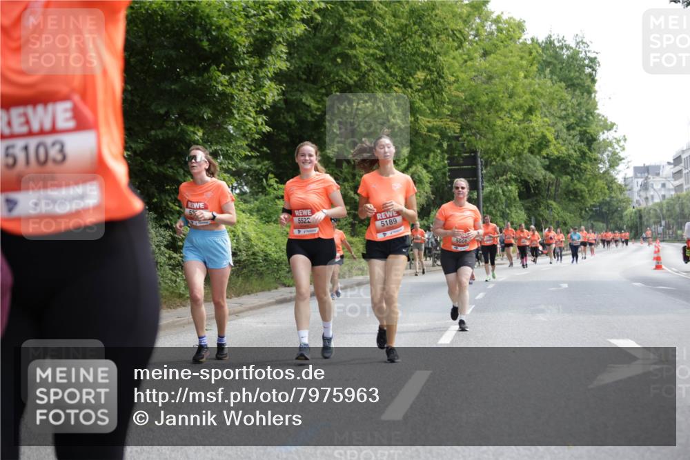 15.06.2025 - REWE Women's Run Jannik Wohlers http://msf.ph/oto/7975963 15.06.2025 10:10:29 Laufen 5103, 53, 5522, 5189, 5666 meine-sportfotos.de