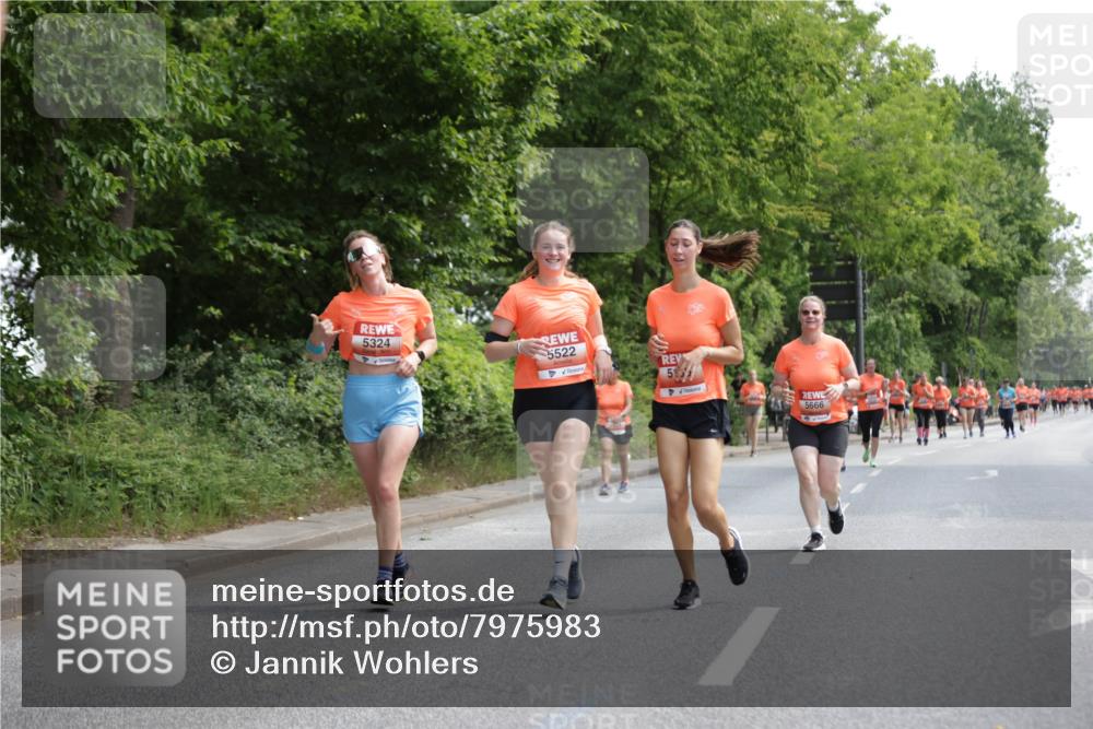 15.06.2025 - REWE Women's Run Jannik Wohlers http://msf.ph/oto/7975983 15.06.2025 10:10:29 Laufen 5324, 5522, 5, 5666 meine-sportfotos.de