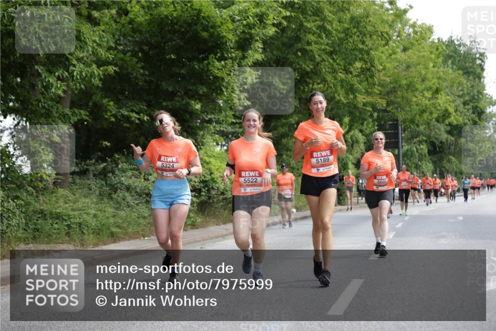 15.06.2025 - REWE Women's Run Jannik Wohlers http://msf.ph/oto/7975999 15.06.2025 10:10:29 Laufen 5324, 5189, 5522, 5666 meine-sportfotos.de