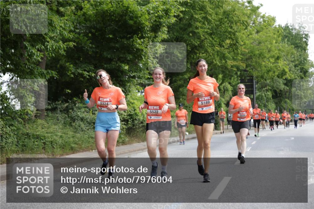 15.06.2025 - REWE Women's Run Jannik Wohlers http://msf.ph/oto/7976004 15.06.2025 10:10:29 Laufen 5324, 5522, 5189, 5666 meine-sportfotos.de