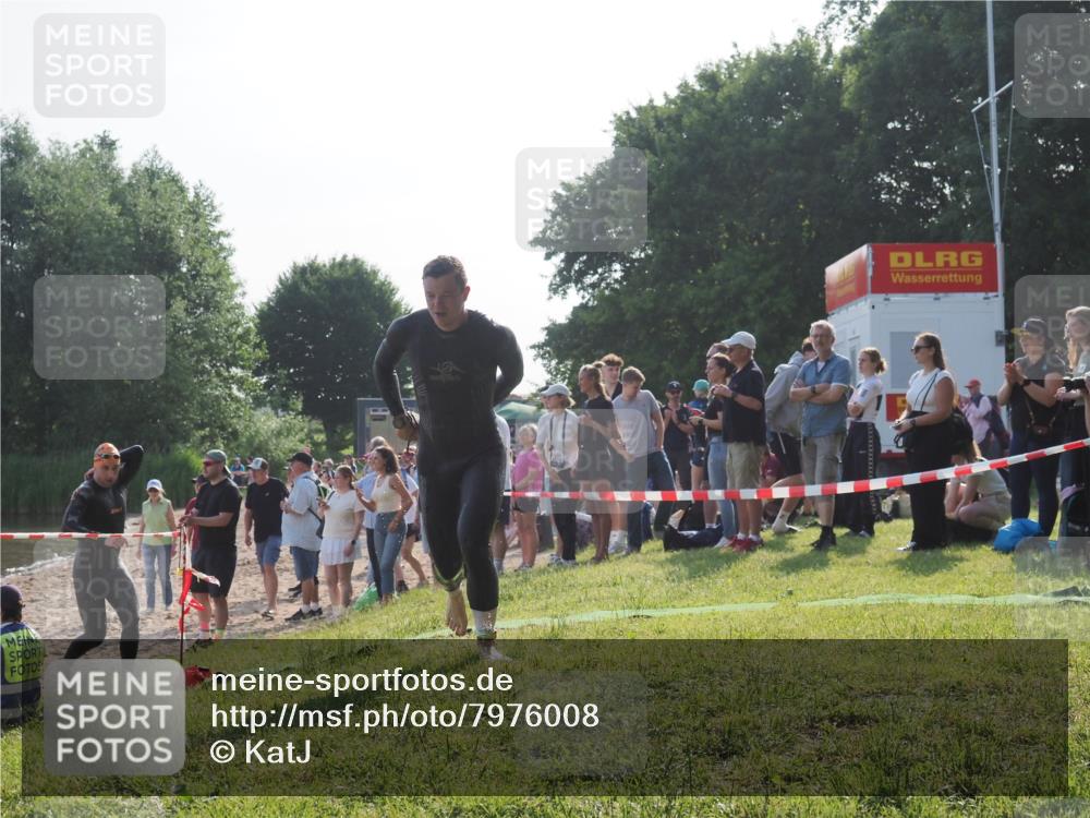 15.06.2025 - 27. Vierlanden-Triathlon KatJ http://msf.ph/oto/7976008 15.06.2025 08:32:47 Schwimmen 25, 26, 38, 41, 87 meine-sportfotos.de