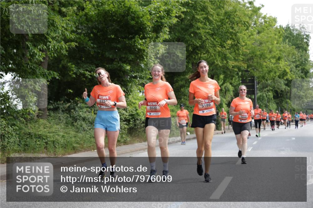 15.06.2025 - REWE Women's Run Jannik Wohlers http://msf.ph/oto/7976009 15.06.2025 10:10:29 Laufen 532, 5522, 5189, 5666 meine-sportfotos.de