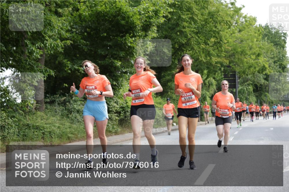 15.06.2025 - REWE Women's Run Jannik Wohlers http://msf.ph/oto/7976016 15.06.2025 10:10:30 Laufen 532, 5522, 5189, 5666 meine-sportfotos.de