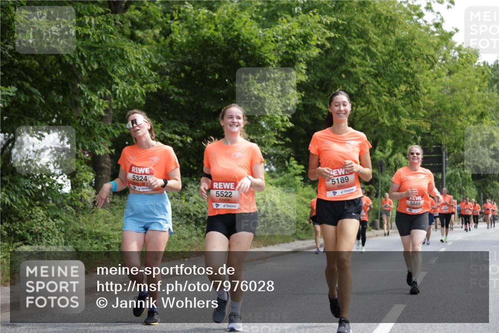 15.06.2025 - REWE Women's Run Jannik Wohlers http://msf.ph/oto/7976028 15.06.2025 10:10:30 Laufen 5324, 5522, 5189, 5666 meine-sportfotos.de