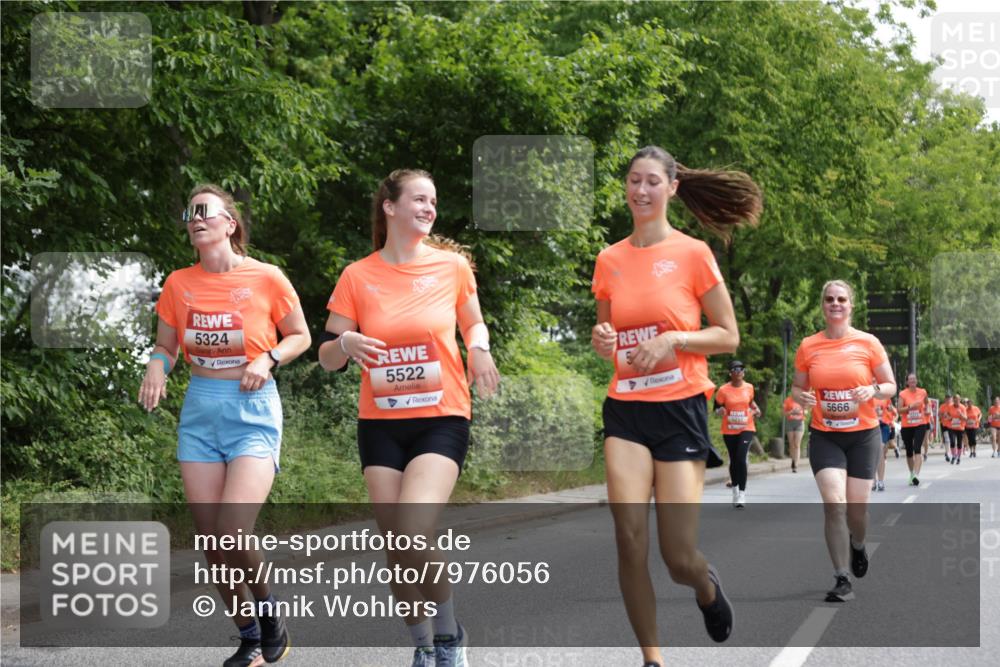 15.06.2025 - REWE Women's Run Jannik Wohlers http://msf.ph/oto/7976056 15.06.2025 10:10:31 Laufen 5324, 5522, 6257, 5666 meine-sportfotos.de