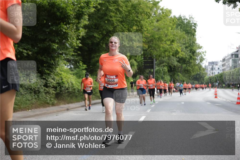 15.06.2025 - REWE Women's Run Jannik Wohlers http://msf.ph/oto/7976077 15.06.2025 10:10:32 Laufen 5666 meine-sportfotos.de