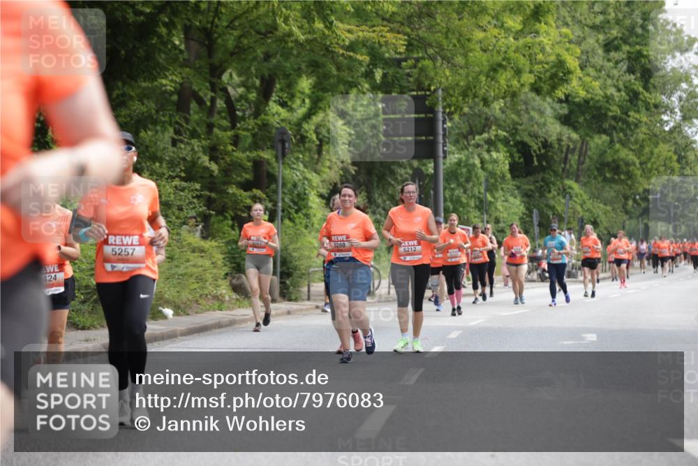 15.06.2025 - REWE Women's Run Jannik Wohlers http://msf.ph/oto/7976083 15.06.2025 10:10:33 Laufen 424, 5257, 5061, 5288, 5212 meine-sportfotos.de