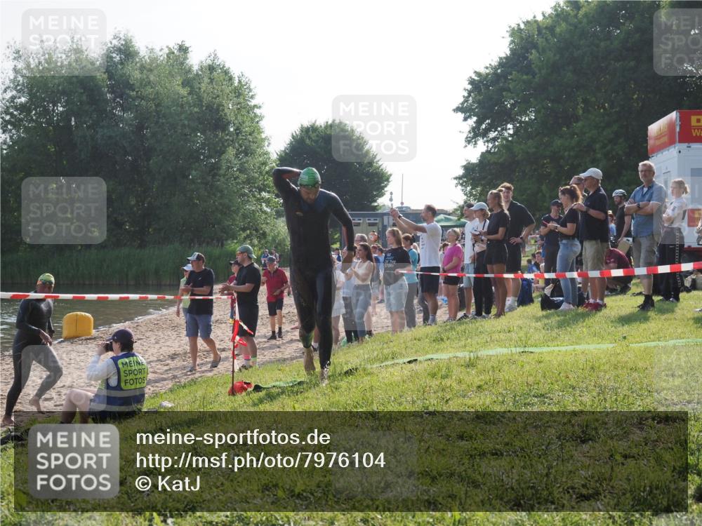 15.06.2025 - 27. Vierlanden-Triathlon KatJ http://msf.ph/oto/7976104 15.06.2025 08:32:51 Schwimmen 8, 25, 38, 41, 60, 87 meine-sportfotos.de