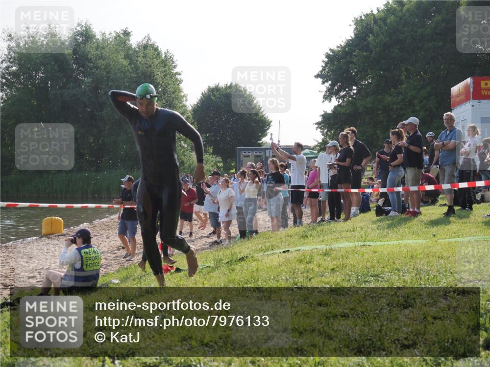 15.06.2025 - 27. Vierlanden-Triathlon KatJ http://msf.ph/oto/7976133 15.06.2025 08:32:52 Schwimmen 8, 25, 38, 41, 60, 87 meine-sportfotos.de