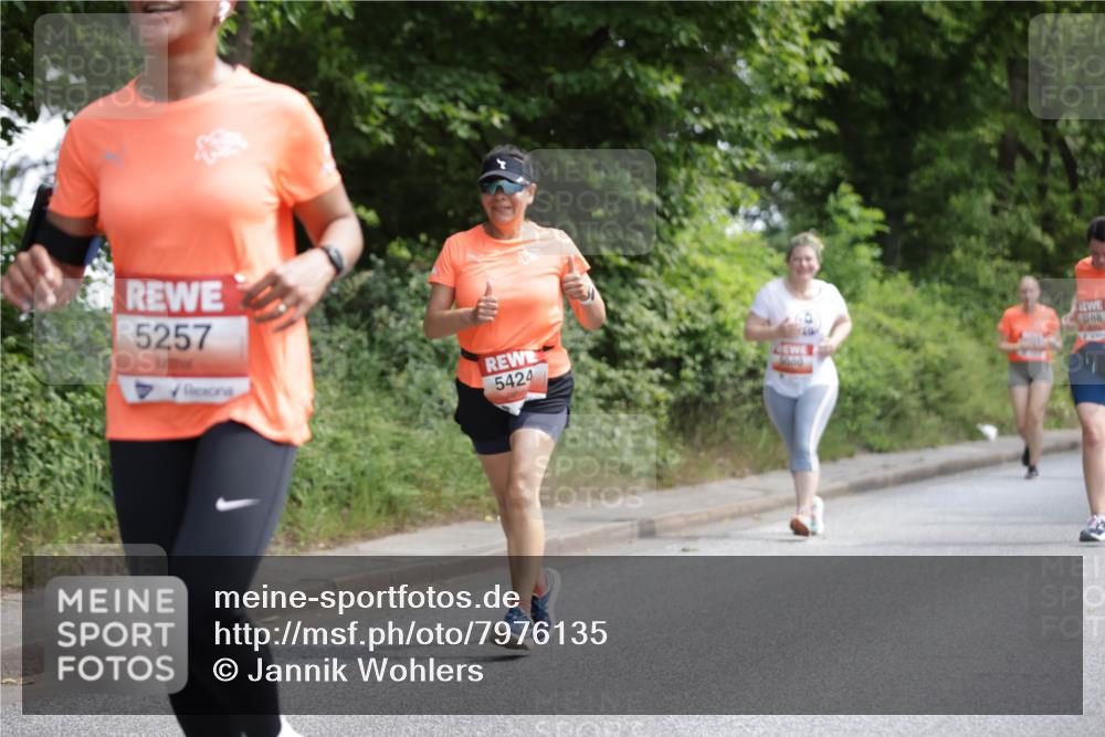 15.06.2025 - REWE Women's Run Jannik Wohlers http://msf.ph/oto/7976135 15.06.2025 10:10:36 Laufen 5257, 5424, 6080, 1988 meine-sportfotos.de