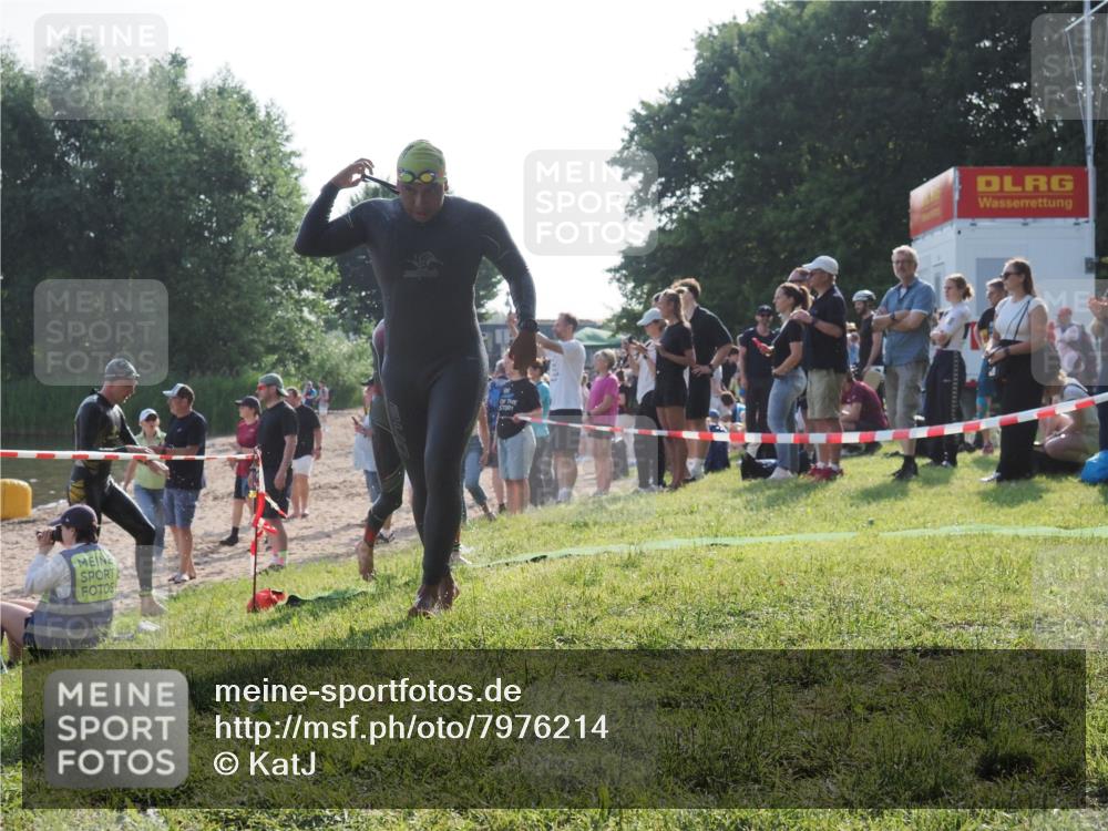 15.06.2025 - 27. Vierlanden-Triathlon KatJ http://msf.ph/oto/7976214 15.06.2025 08:32:55 Schwimmen 8, 25, 38, 41, 60, 87 meine-sportfotos.de
