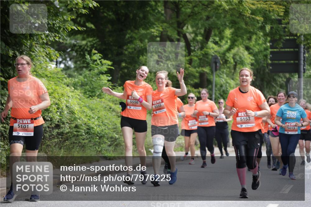 15.06.2025 - REWE Women's Run Jannik Wohlers http://msf.ph/oto/7976225 15.06.2025 10:10:44 Laufen 5101, 5556, 5555, 5339, 5238, 5153, 5013 meine-sportfotos.de