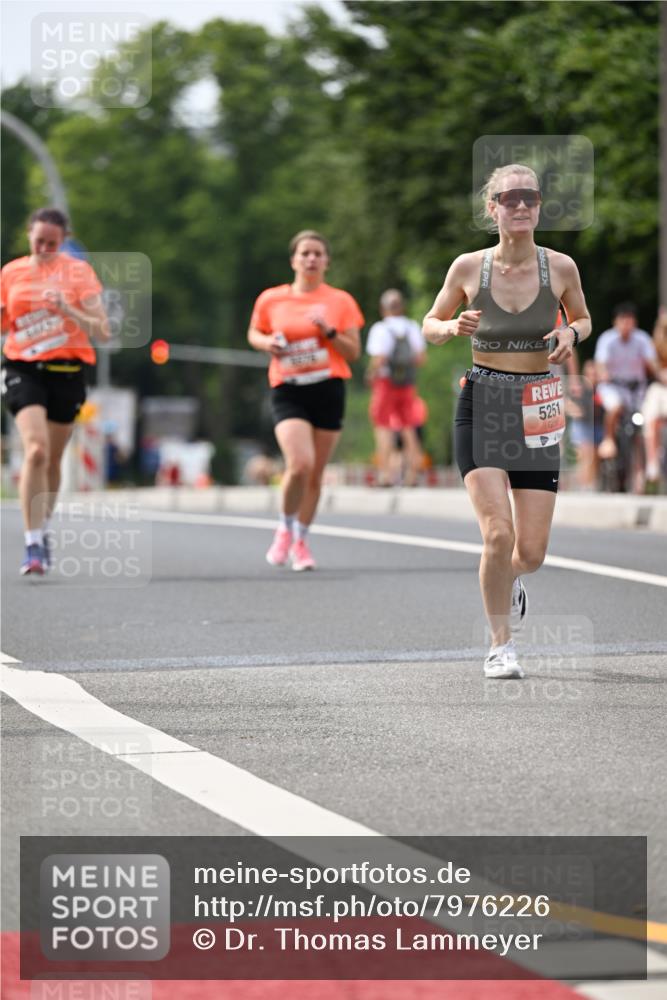 15.06.2025 - REWE Women's Run Dr. Thomas Lammeyer http://msf.ph/oto/7976226 15.06.2025 10:41:29 Laufen 5251 meine-sportfotos.de