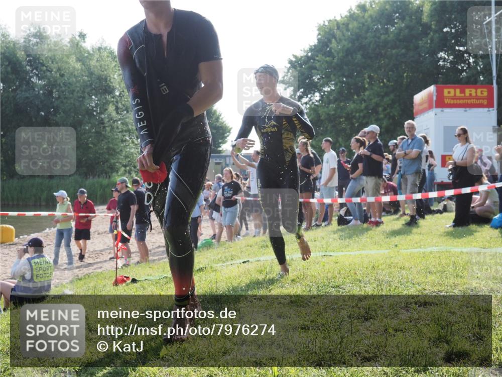 15.06.2025 - 27. Vierlanden-Triathlon KatJ http://msf.ph/oto/7976274 15.06.2025 08:32:58 Schwimmen 8, 41, 60, 87, 234 meine-sportfotos.de