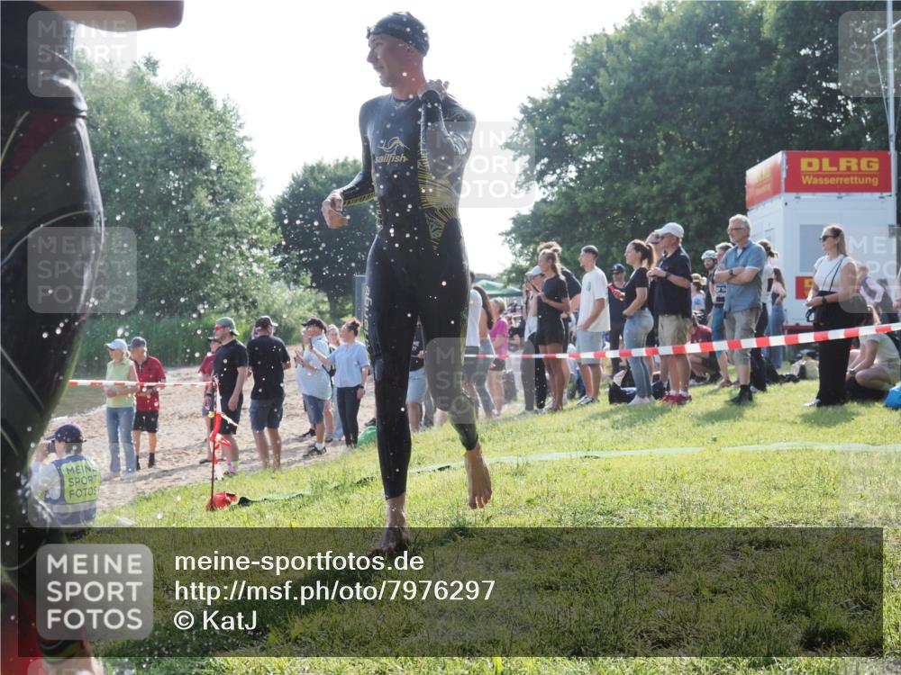 15.06.2025 - 27. Vierlanden-Triathlon KatJ http://msf.ph/oto/7976297 15.06.2025 08:32:59 Schwimmen 8, 41, 60, 87, 185, 234 meine-sportfotos.de
