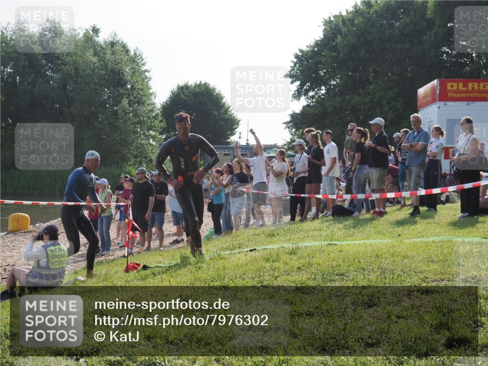 15.06.2025 - 27. Vierlanden-Triathlon KatJ http://msf.ph/oto/7976302 15.06.2025 08:33:05 Schwimmen 8, 15, 36, 60, 185, 234 meine-sportfotos.de