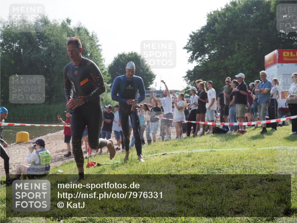 15.06.2025 - 27. Vierlanden-Triathlon KatJ http://msf.ph/oto/7976331 15.06.2025 08:33:06 Schwimmen 8, 15, 36, 185, 234 meine-sportfotos.de