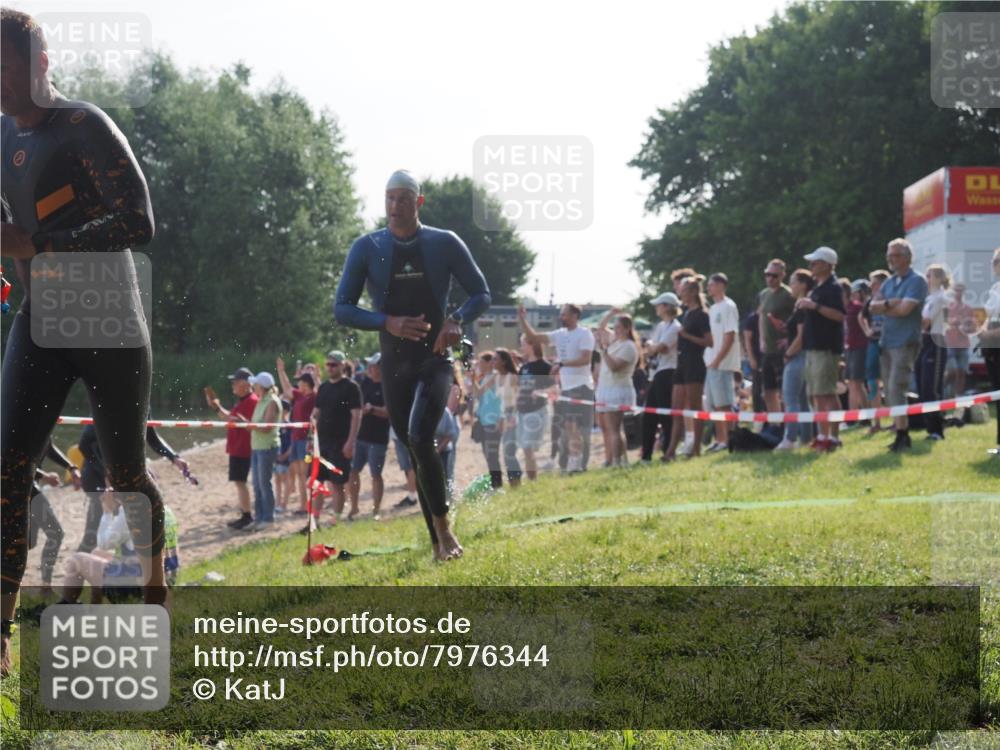 15.06.2025 - 27. Vierlanden-Triathlon KatJ http://msf.ph/oto/7976344 15.06.2025 08:33:07 Schwimmen 8, 15, 36, 185, 234 meine-sportfotos.de