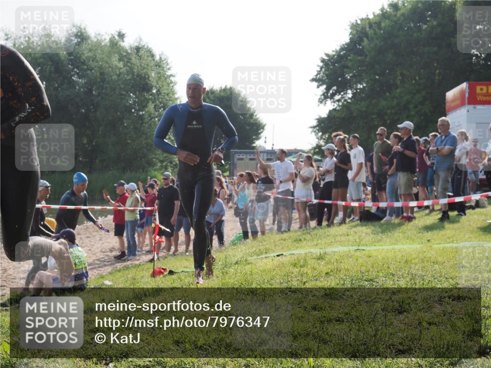 15.06.2025 - 27. Vierlanden-Triathlon KatJ http://msf.ph/oto/7976347 15.06.2025 08:33:07 Schwimmen 8, 15, 36, 185, 234 meine-sportfotos.de