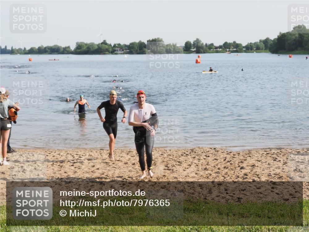 21.06.2025 - 27. Vierlanden-Triathlon MichiJ http://msf.ph/oto/7976365 15.06.2026 08:43:32 Schwimmen 32, 65, 74, 148 meine-sportfotos.de