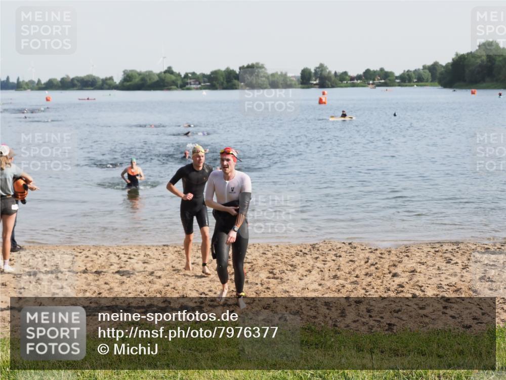 21.06.2025 - 27. Vierlanden-Triathlon MichiJ http://msf.ph/oto/7976377 15.06.2026 08:43:33 Schwimmen 32, 65, 74, 148 meine-sportfotos.de