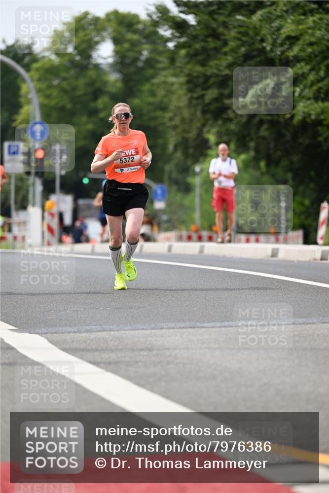 15.06.2025 - REWE Women's Run Dr. Thomas Lammeyer http://msf.ph/oto/7976386 15.06.2025 10:41:39 Laufen 5372 meine-sportfotos.de