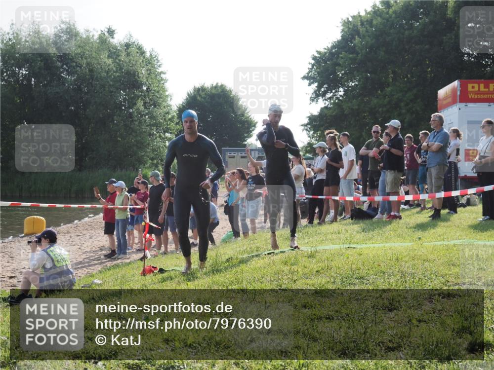 15.06.2025 - 27. Vierlanden-Triathlon KatJ http://msf.ph/oto/7976390 15.06.2025 08:33:09 Schwimmen 15, 36, 185, 234 meine-sportfotos.de