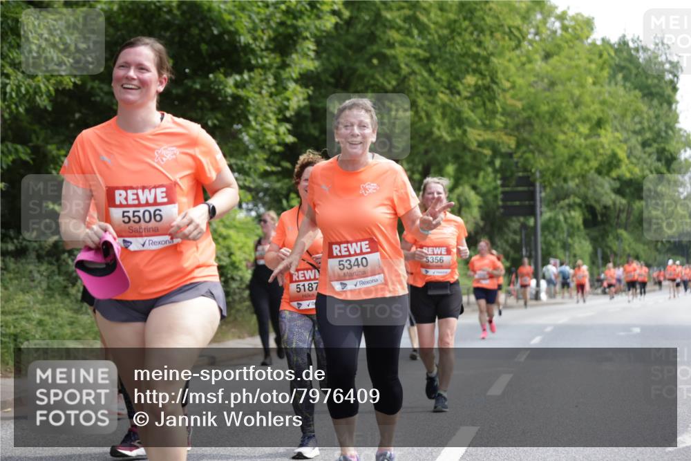 15.06.2025 - REWE Women's Run Jannik Wohlers http://msf.ph/oto/7976409 15.06.2025 10:10:53 Laufen 5506, 5187, 5340, 5356 meine-sportfotos.de