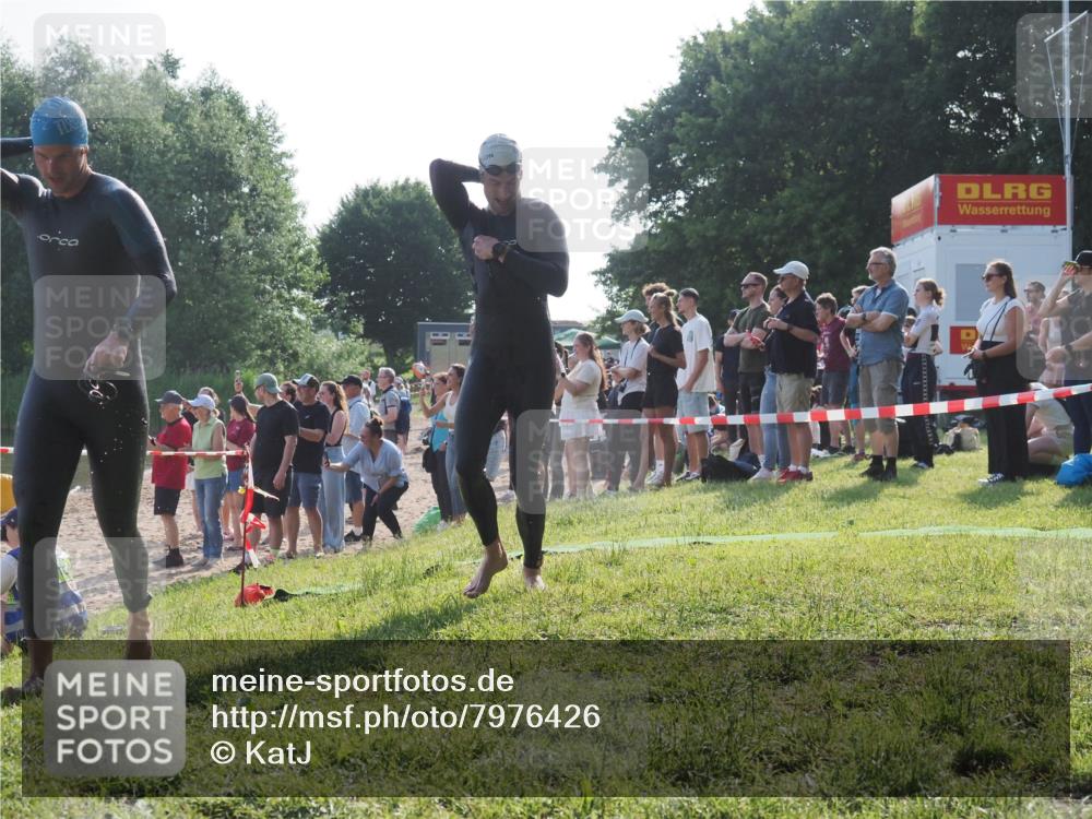 15.06.2025 - 27. Vierlanden-Triathlon KatJ http://msf.ph/oto/7976426 15.06.2025 08:33:11 Schwimmen 15, 36, 185, 234 meine-sportfotos.de