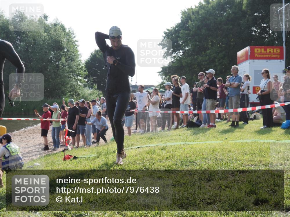 15.06.2025 - 27. Vierlanden-Triathlon KatJ http://msf.ph/oto/7976438 15.06.2025 08:33:11 Schwimmen 15, 36, 185, 234 meine-sportfotos.de