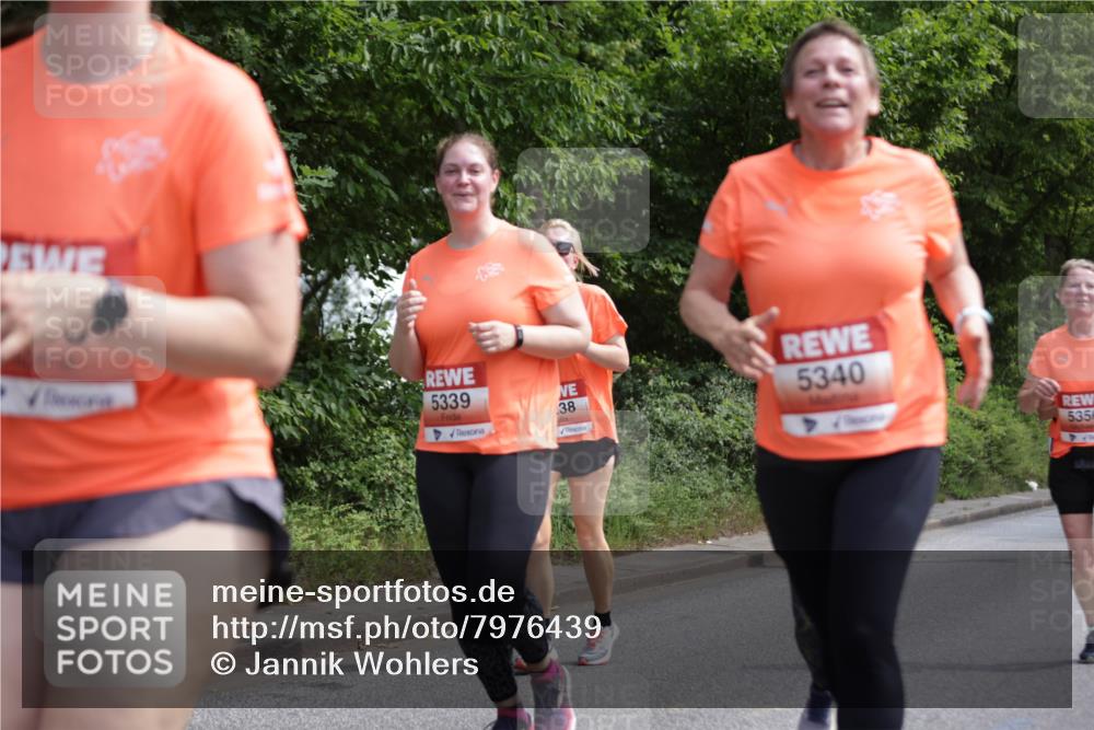 15.06.2025 - REWE Women's Run Jannik Wohlers http://msf.ph/oto/7976439 15.06.2025 10:10:54 Laufen 5339, 38, 5340, 5356 meine-sportfotos.de